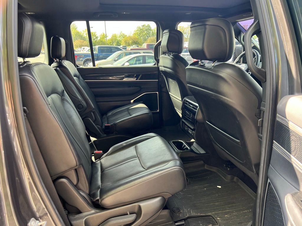 Used 2022 Jeep Wagoneer Series III w/ Premium Group I image 14