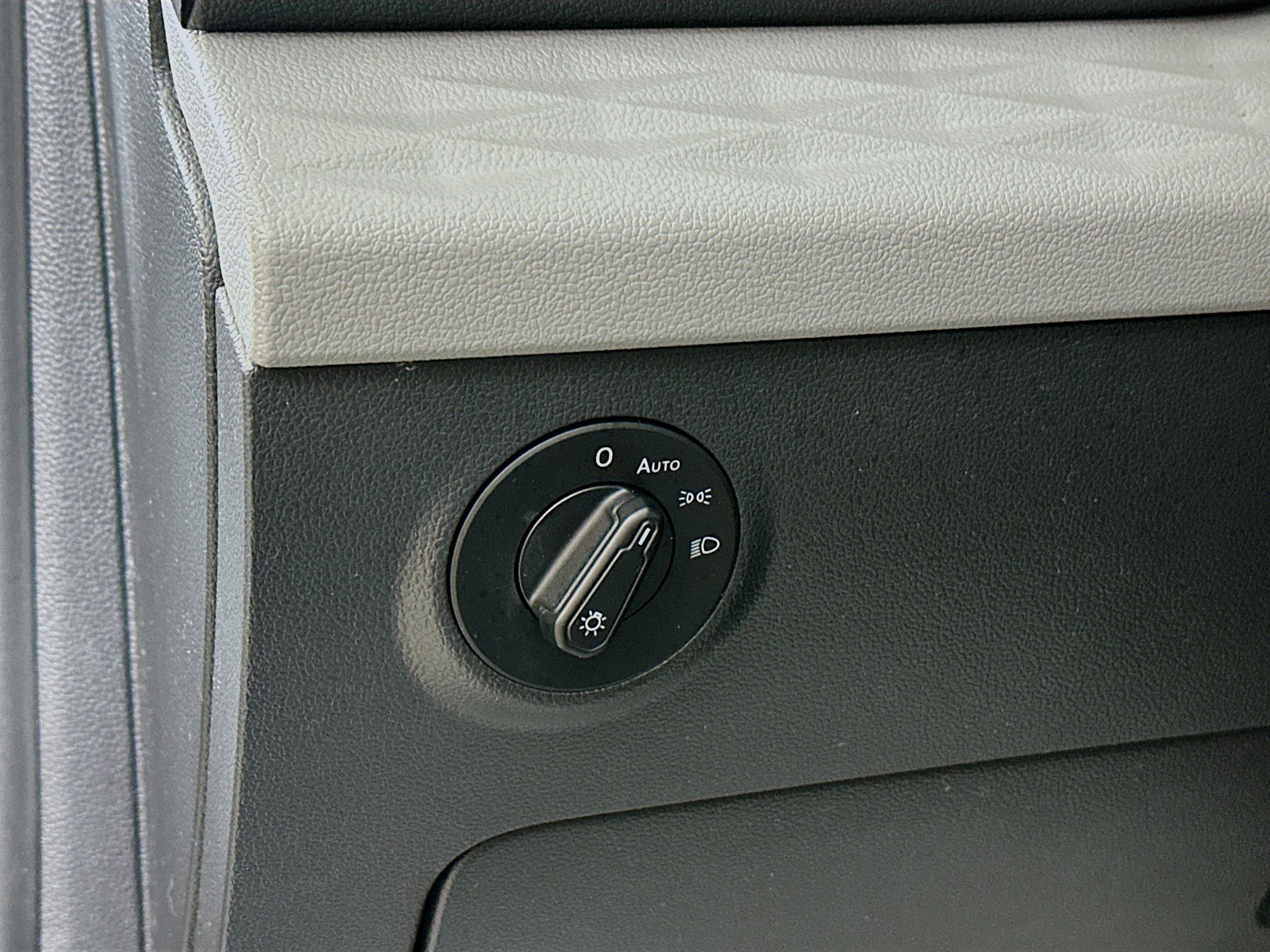 Used 2022 Volkswagen Taos S image 10