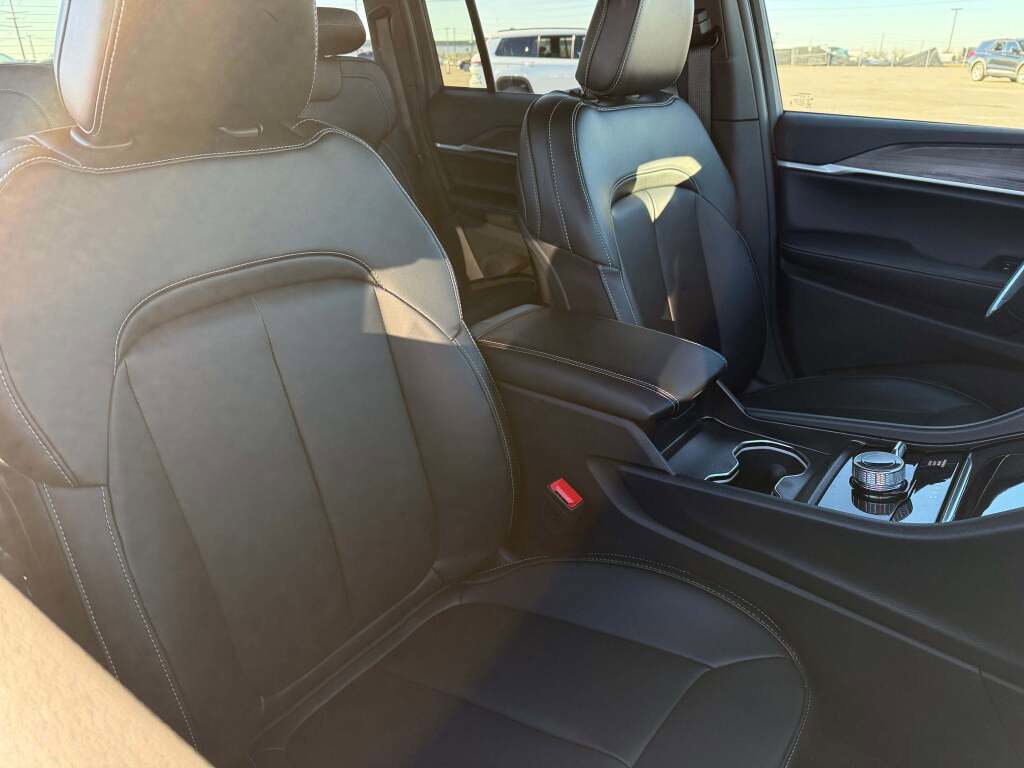 New 2026 Jeep Grand Cherokee Limited image 21