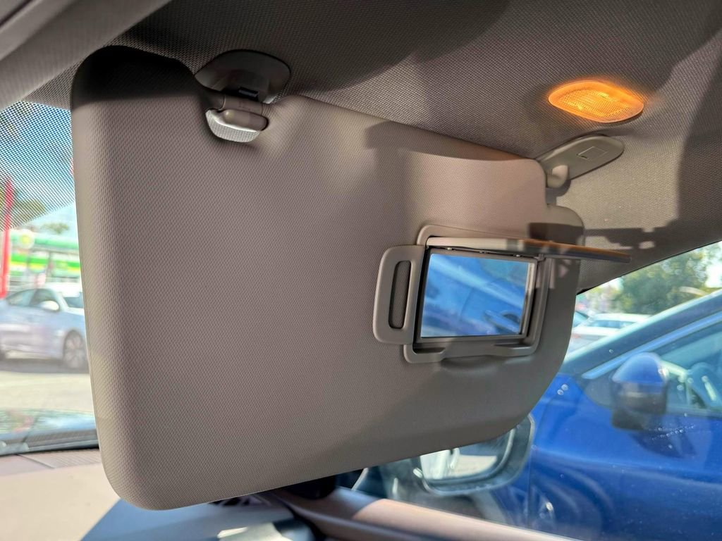 Used 2023 Nissan Rogue SV image 32