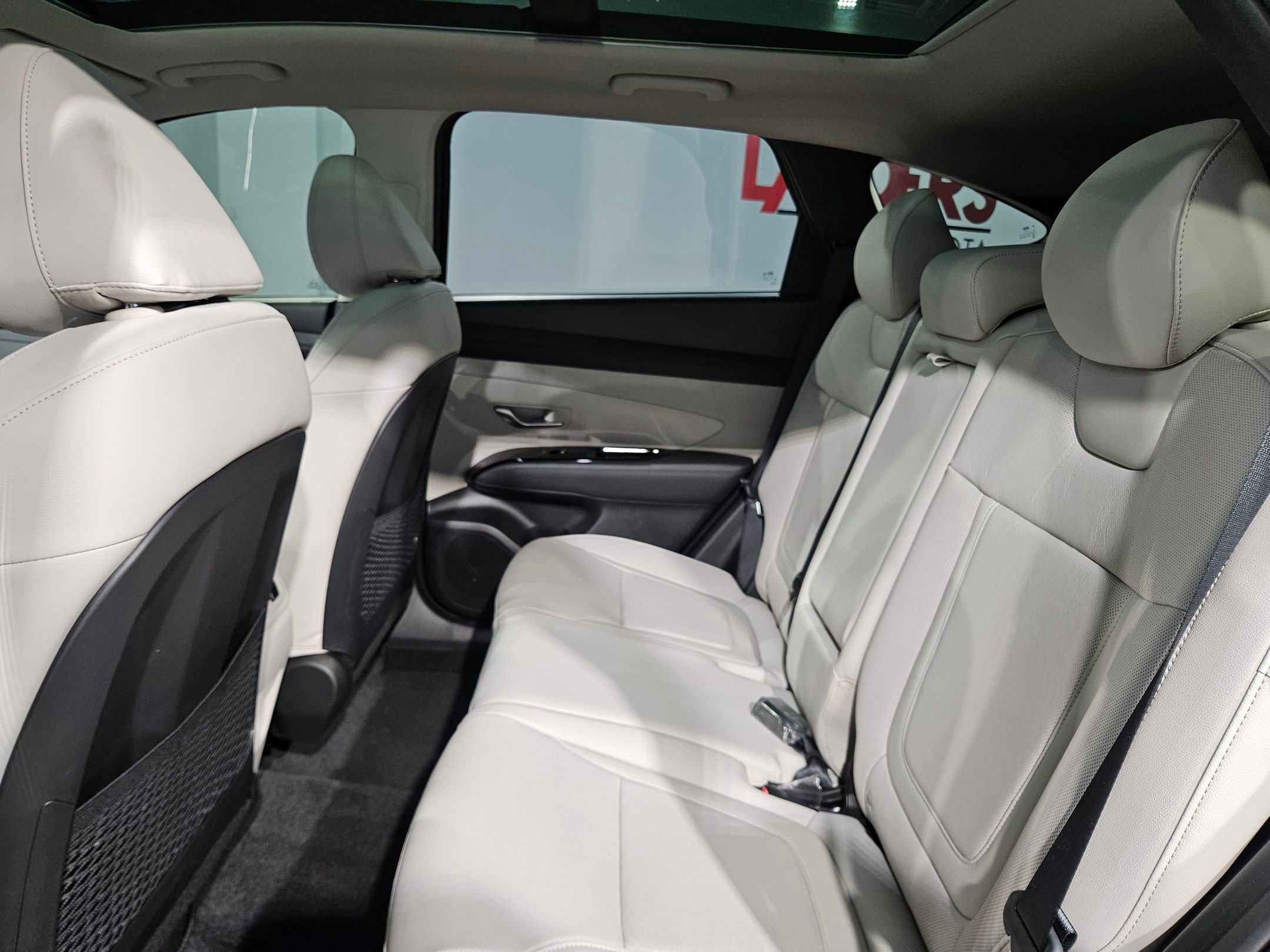 Used 2025 Hyundai Tucson Limited image 36