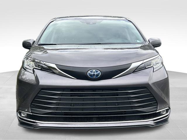 Used 2022 Toyota Sienna XLE AWD/4WD image 8