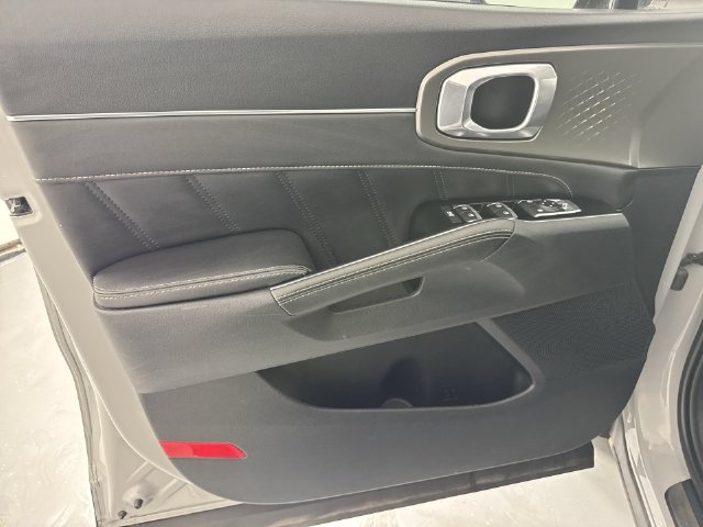 Used 2023 Kia Sorento SX FWD image 21