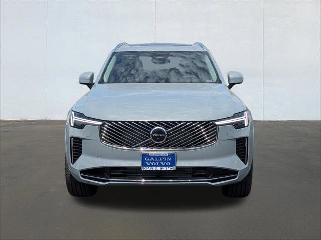 New 2026 Volvo XC90 T8 Plus w/ Protection Package AWD/4WD image 4