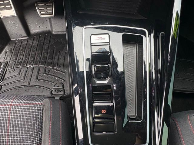 Used 2024 Volkswagen GTI SE FWD image 20