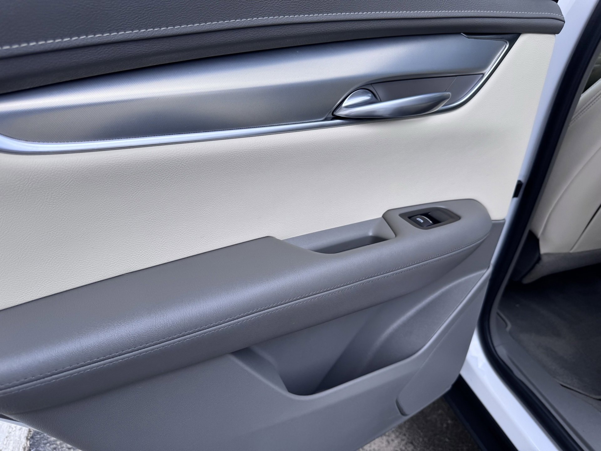 Used 2021 Cadillac XT5 Premium Luxury image 15