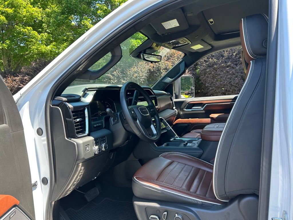 Used 2024 GMC Sierra 3500 Denali Ultimate AWD/4WD image 49