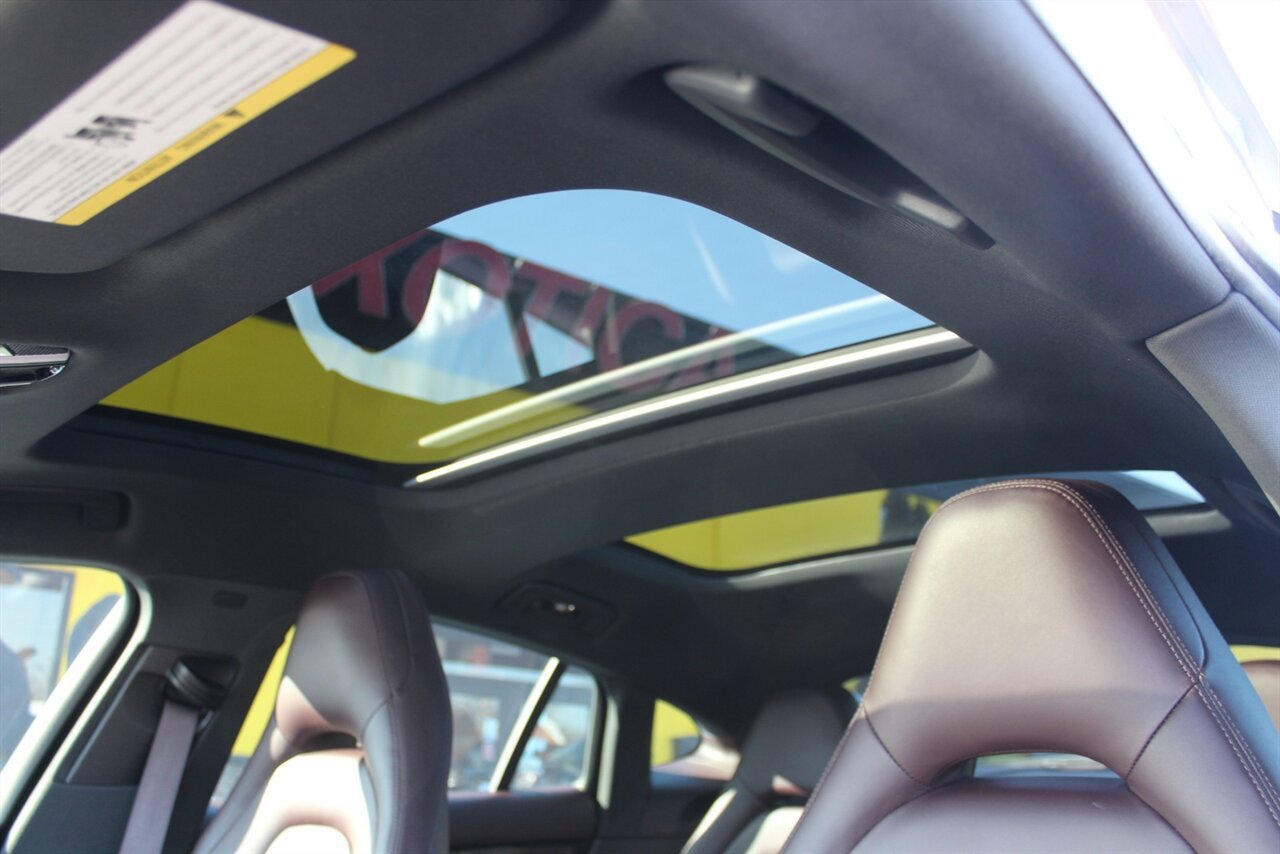 Used 2022 Porsche Panamera 4 AWD/4WD image 22