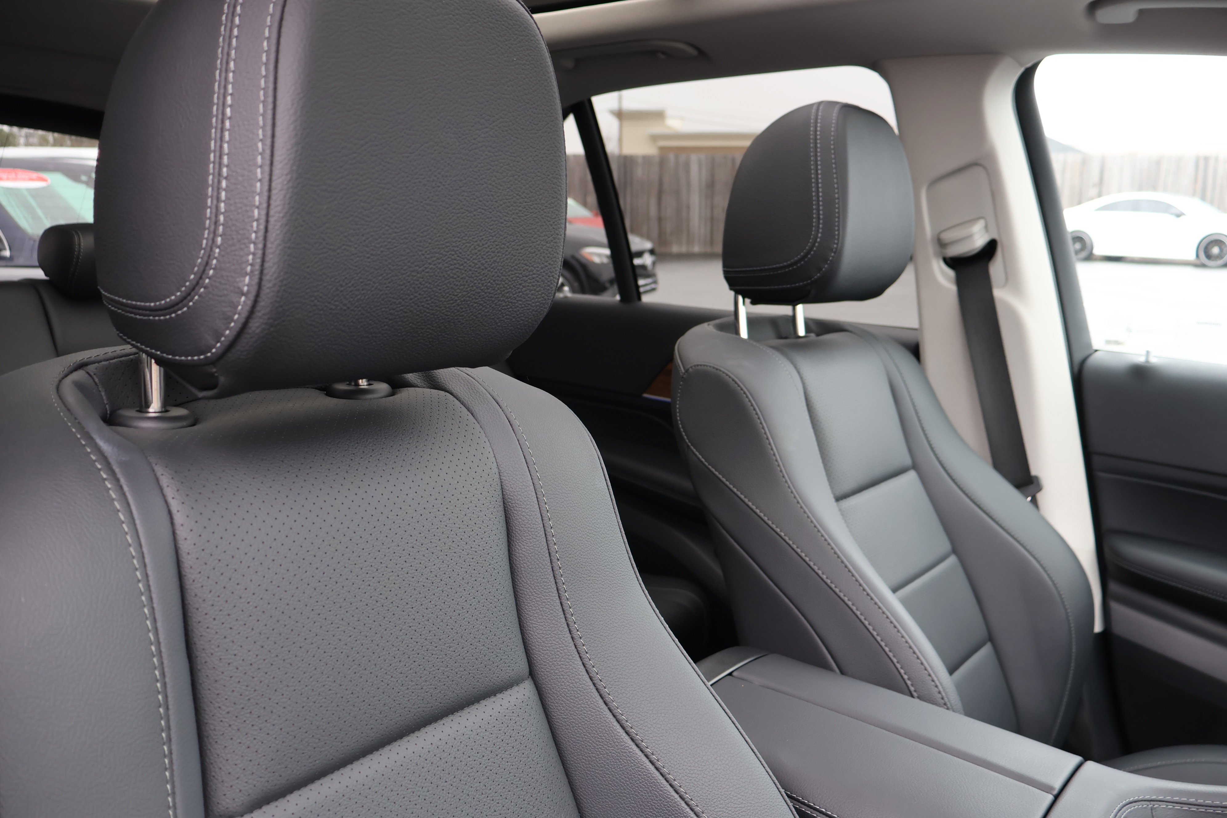 Used 2025 Mercedes-Benz GLE 350 4MATIC image 30