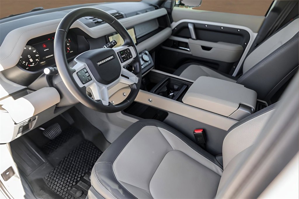 Used 2024 Land Rover Defender 110 X-Dynamic SE image 10
