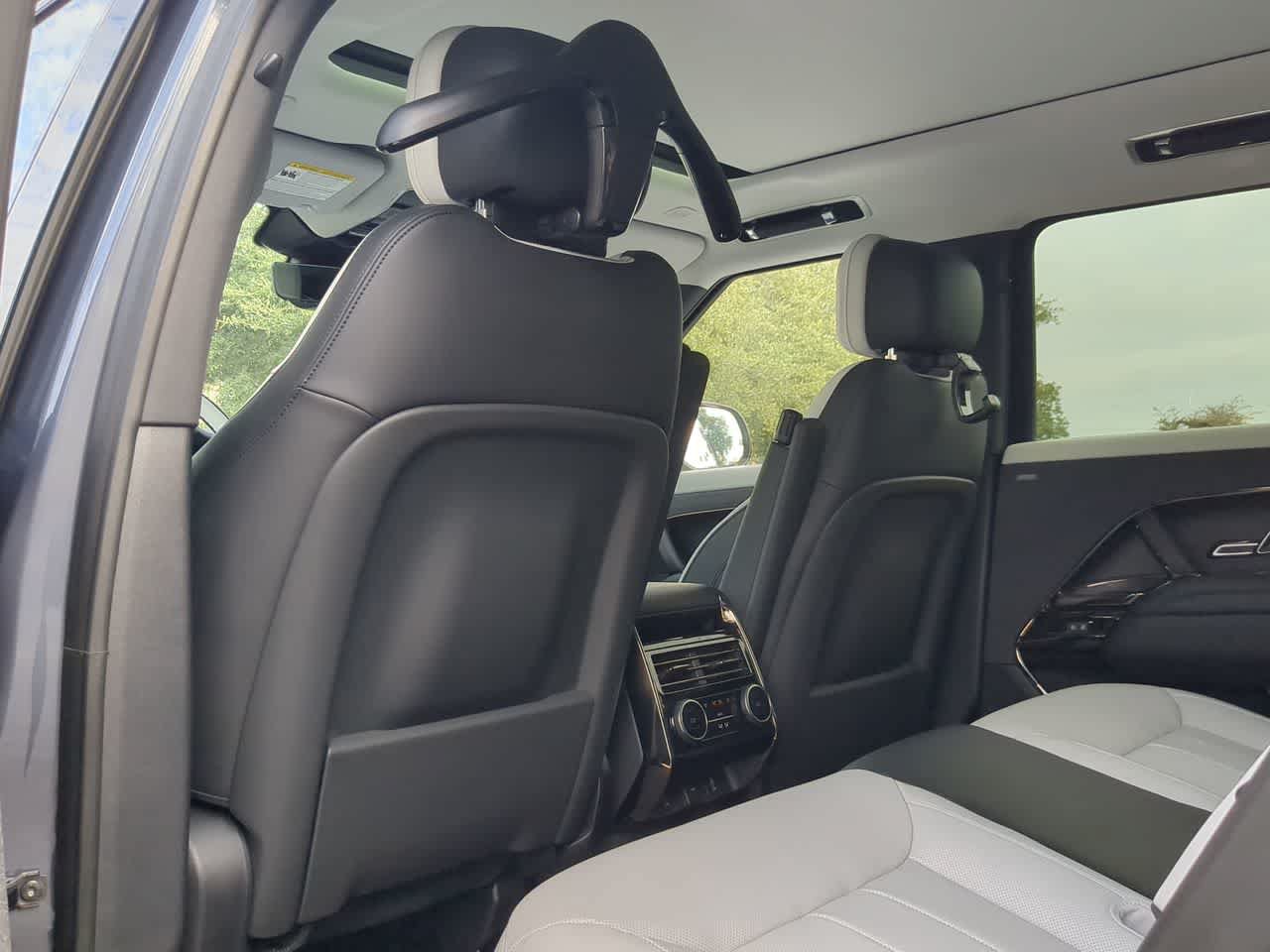 New 2026 Land Rover Range Rover Sport Dynamic SE AWD/4WD image 18
