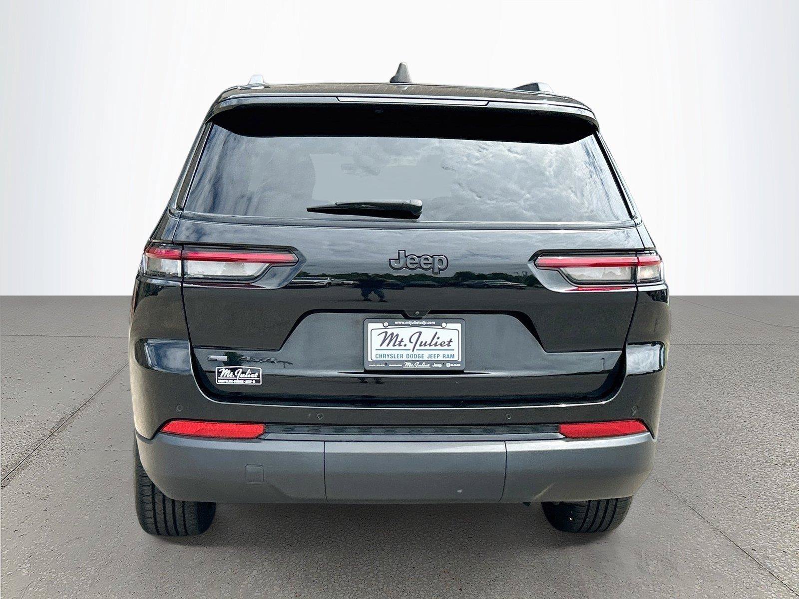 Used 2023 Jeep Grand Cherokee L Laredo AWD/4WD image 5