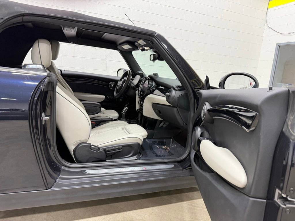 Used 2023 MINI Cooper S image 29