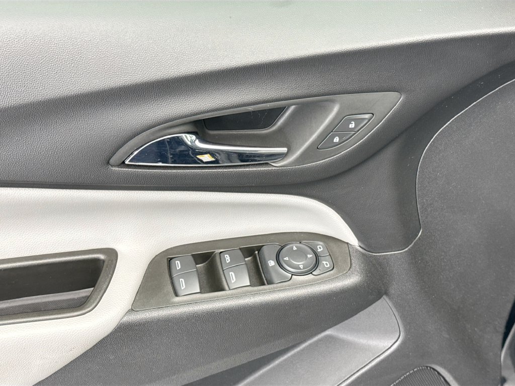 Used 2023 Chevrolet Equinox LS FWD image 21