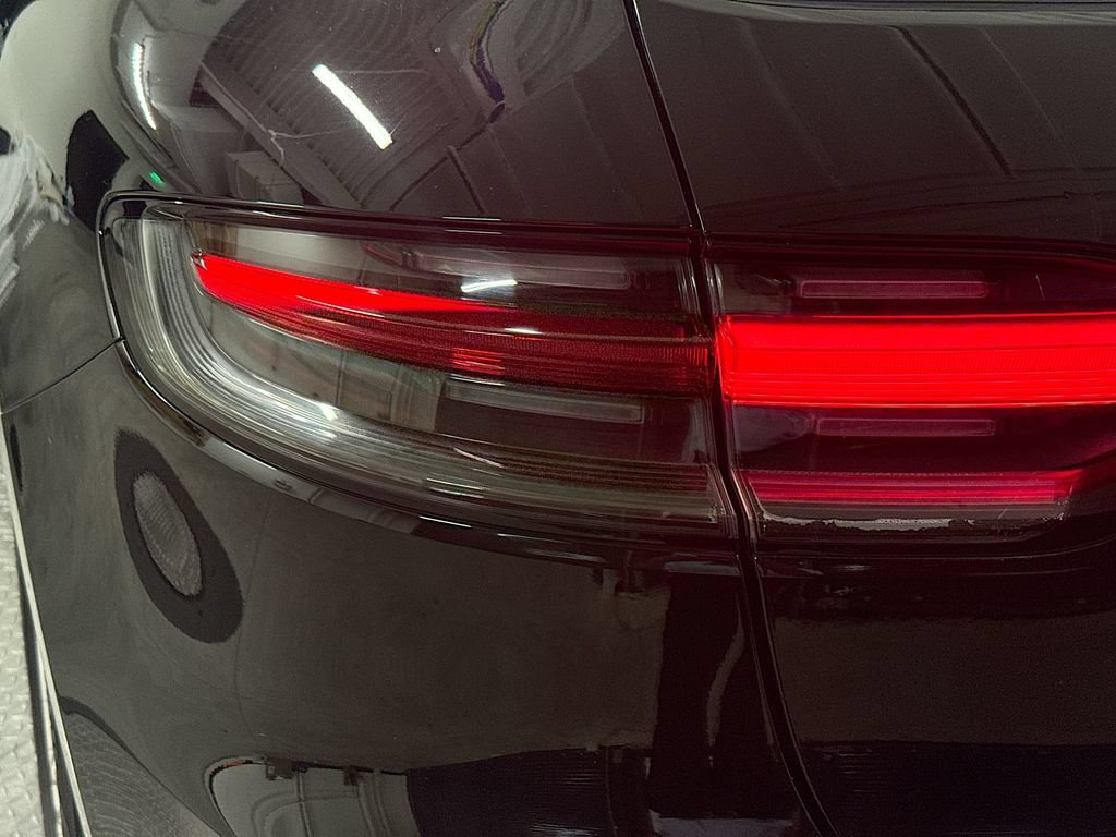 Certified 2020 Porsche Macan AWD/4WD image 33