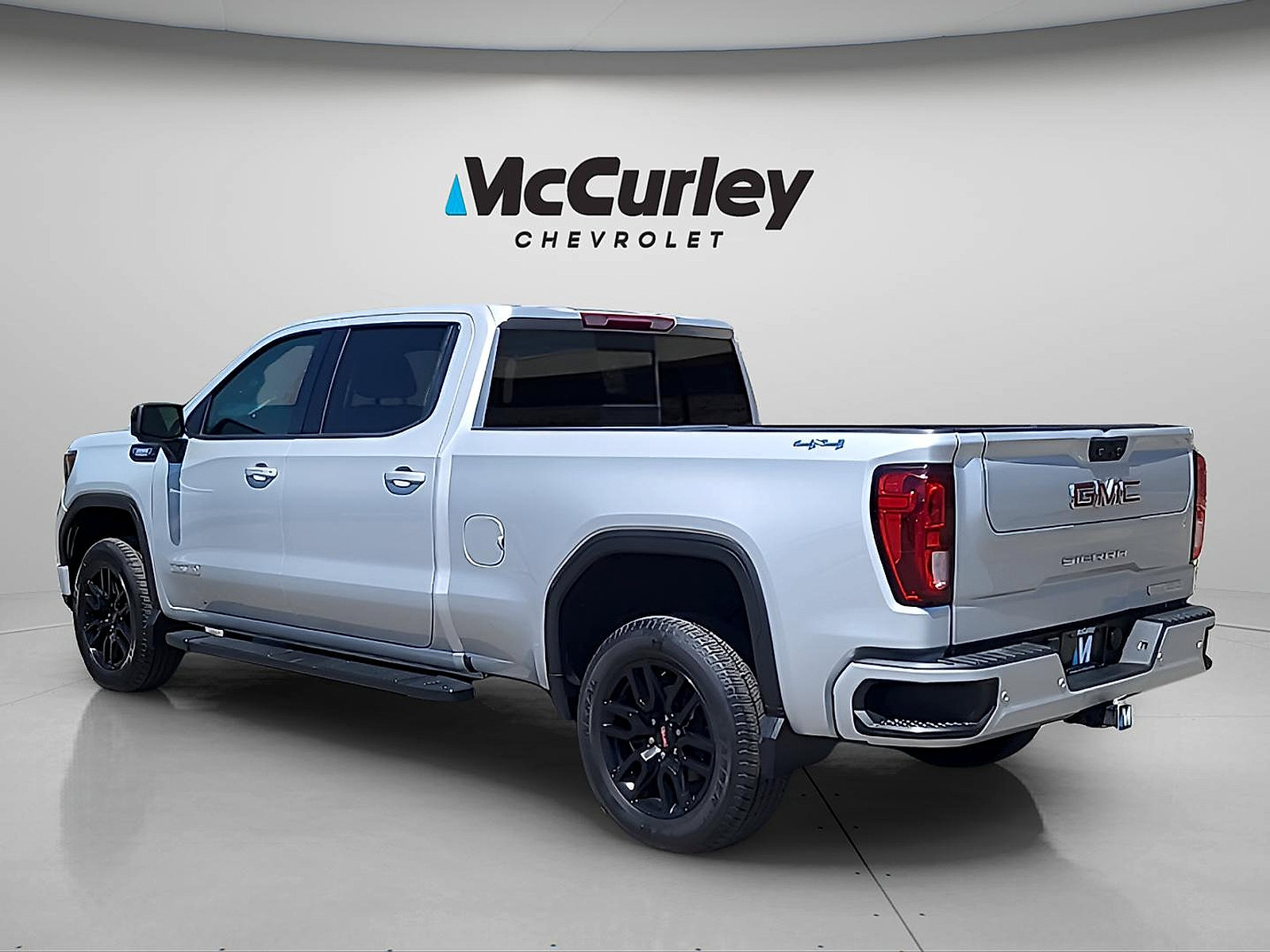 Used 2022 GMC Sierra 1500 Elevation w/ Elevation Premium Package AWD/4WD image 5
