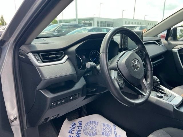 Used 2019 Toyota RAV4 XLE w/ Convenience Package AWD/4WD image 9