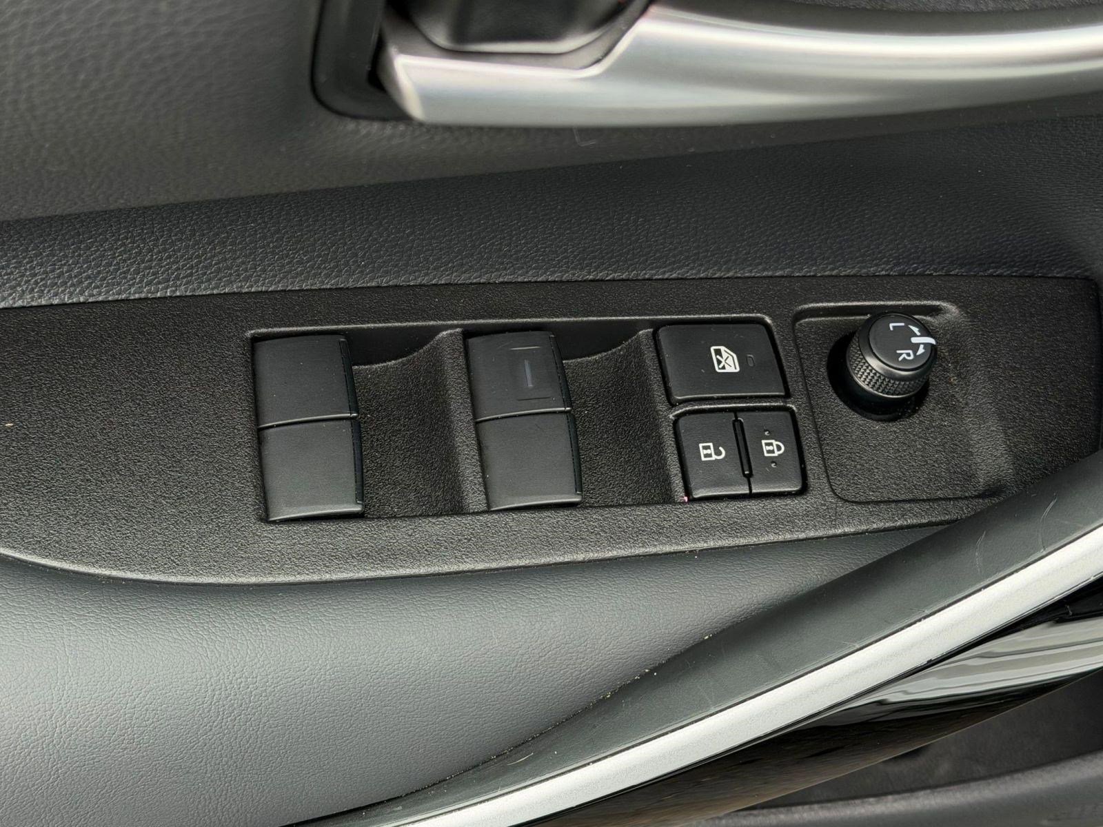 Used 2025 Toyota Corolla XSE FWD image 22