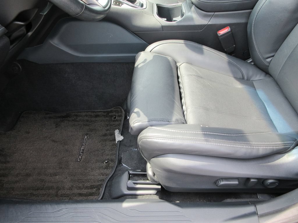 Used 2020 Subaru Outback Limited AWD/4WD image 21