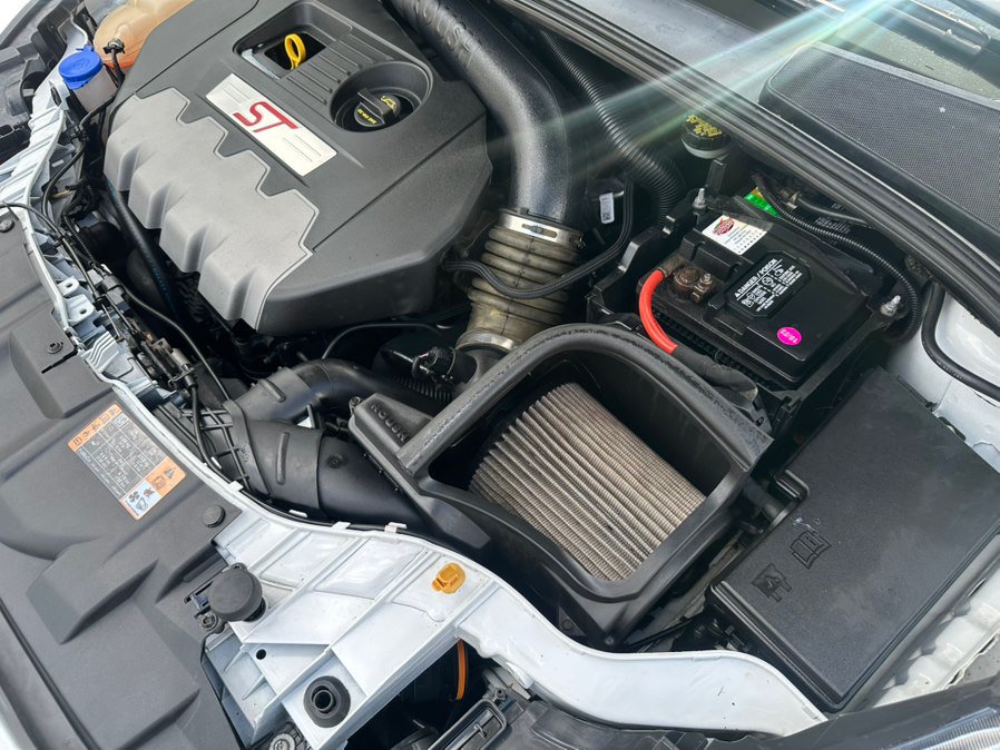 Used 2018 Ford Focus ST FWD image 25