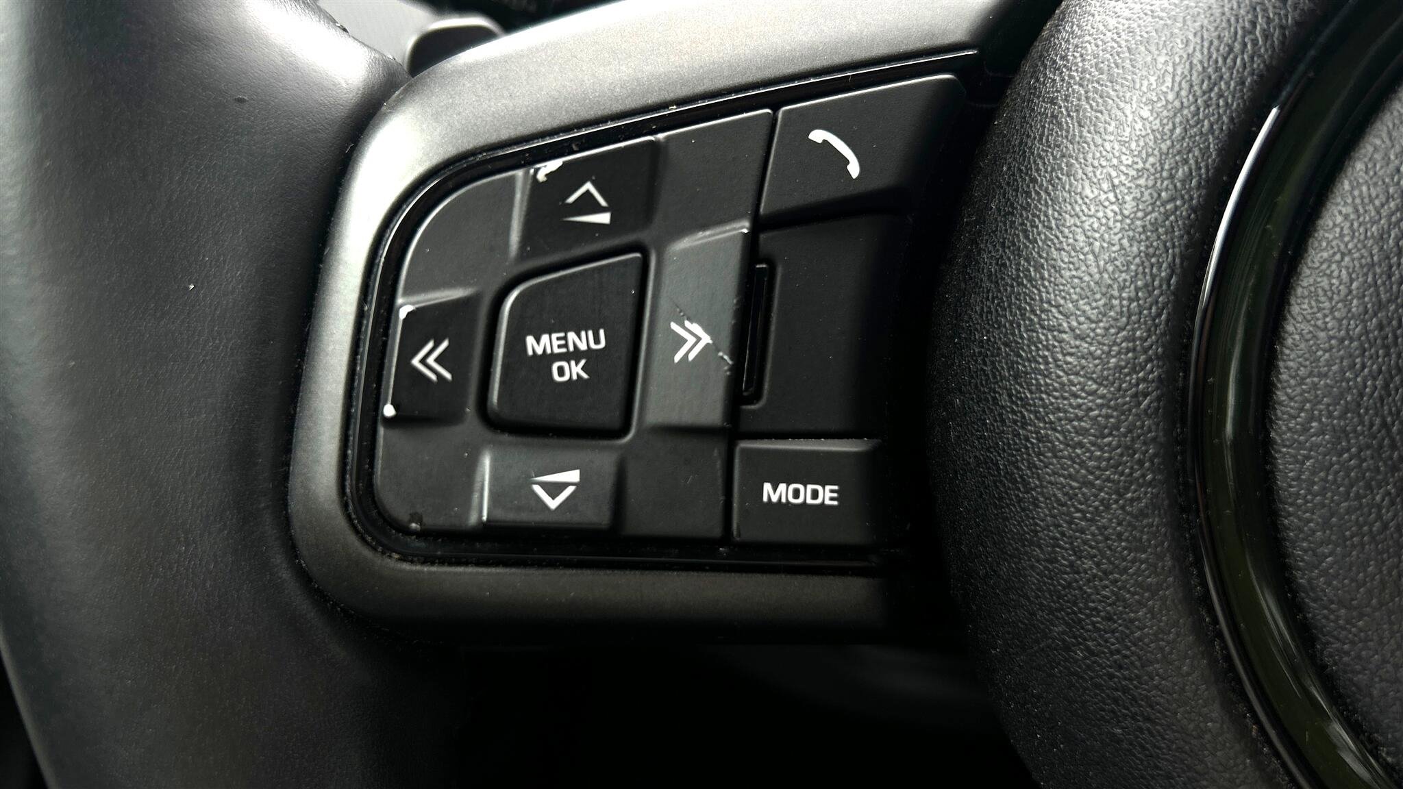 Used 2016 Jaguar F-TYPE Convertible image 31