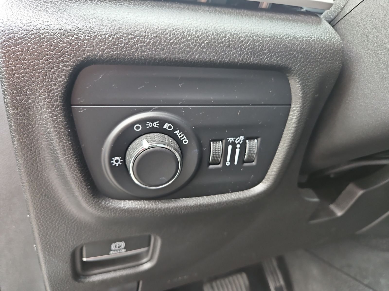 Used 2023 Jeep Grand Cherokee L Laredo RWD image 24