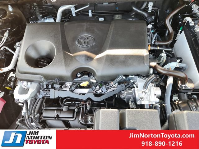 Used 2025 Toyota RAV4 XLE w/ Convenience Package FWD image 32
