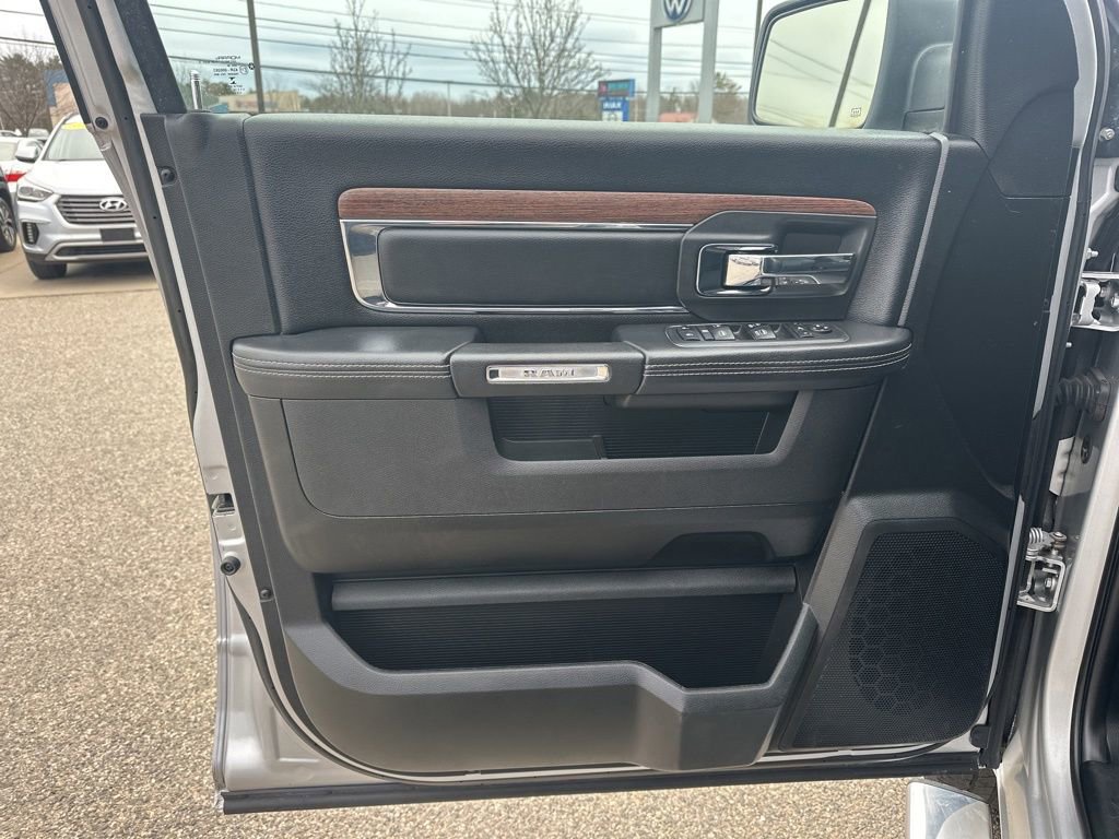 Used 2018 RAM 1500 Laramie w/ Convenience Group AWD/4WD image 16