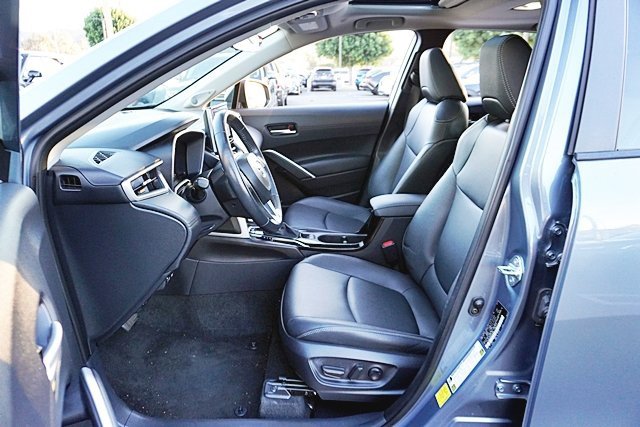 Used 2023 Toyota Corolla Cross XLE w/ Convenience Package image 14