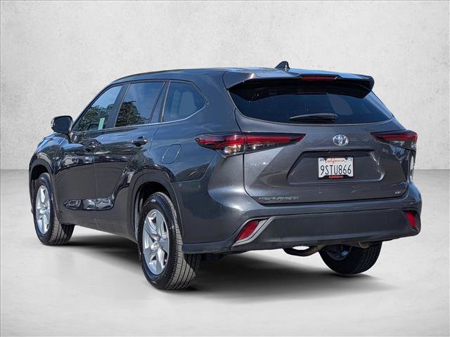 Used 2025 Toyota Highlander LE image 8