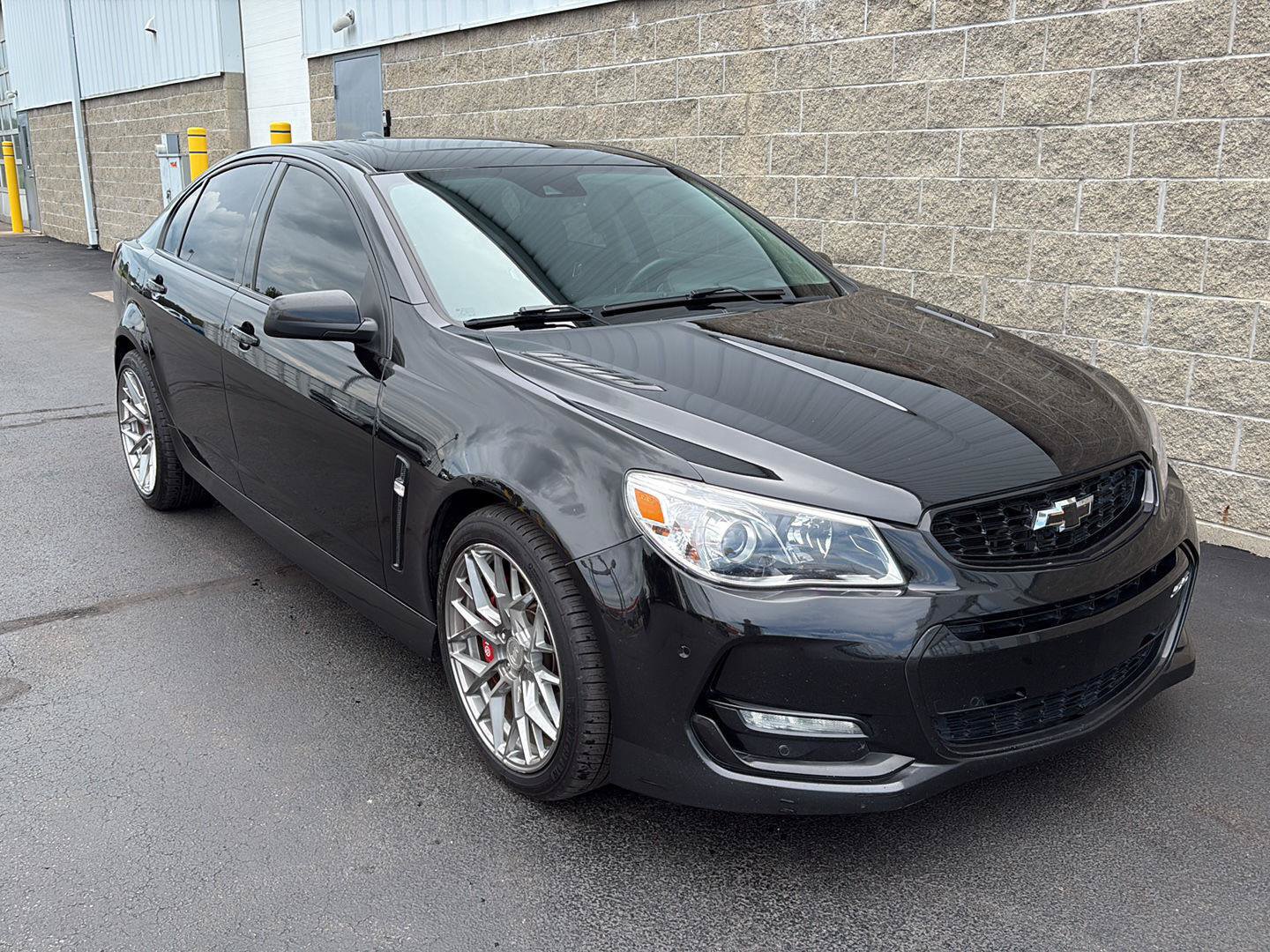 Used 2016 Chevrolet SS RWD image 2