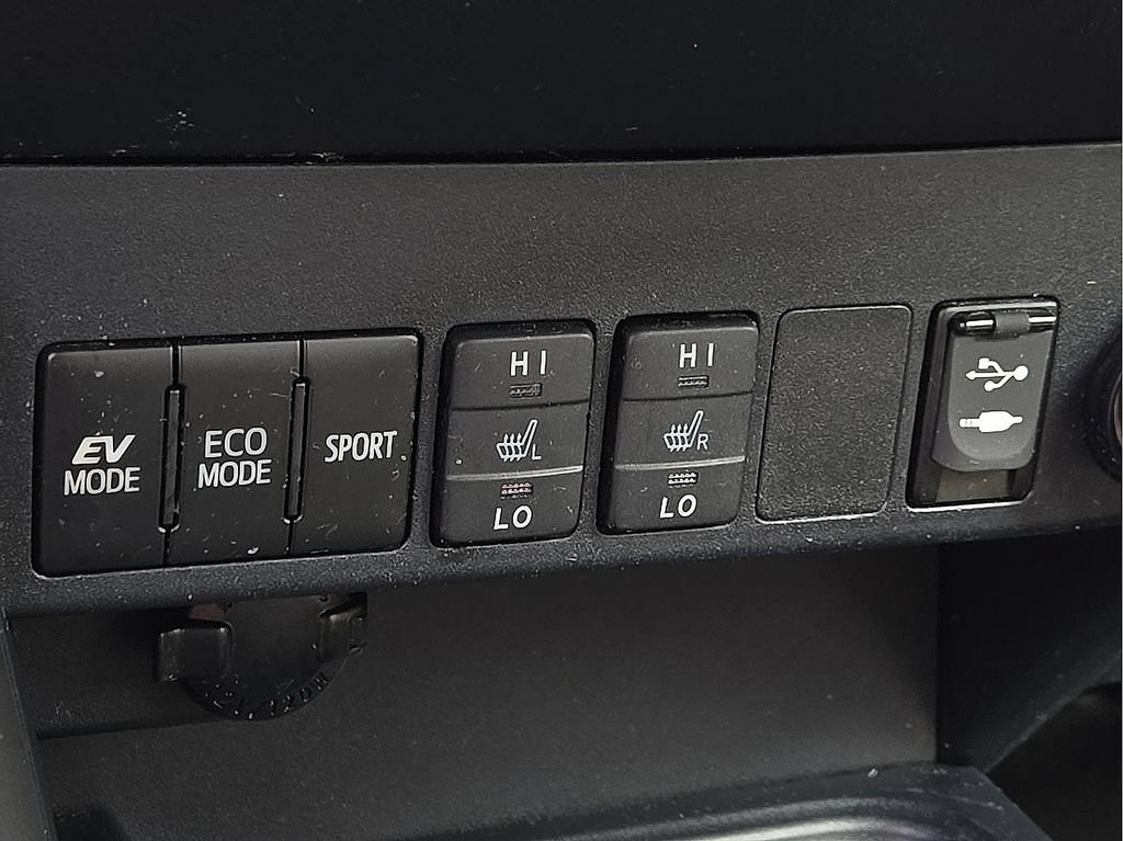 Used 2017 Toyota RAV4 Limited w/ Advanced Technology Package AWD/4WD image 14