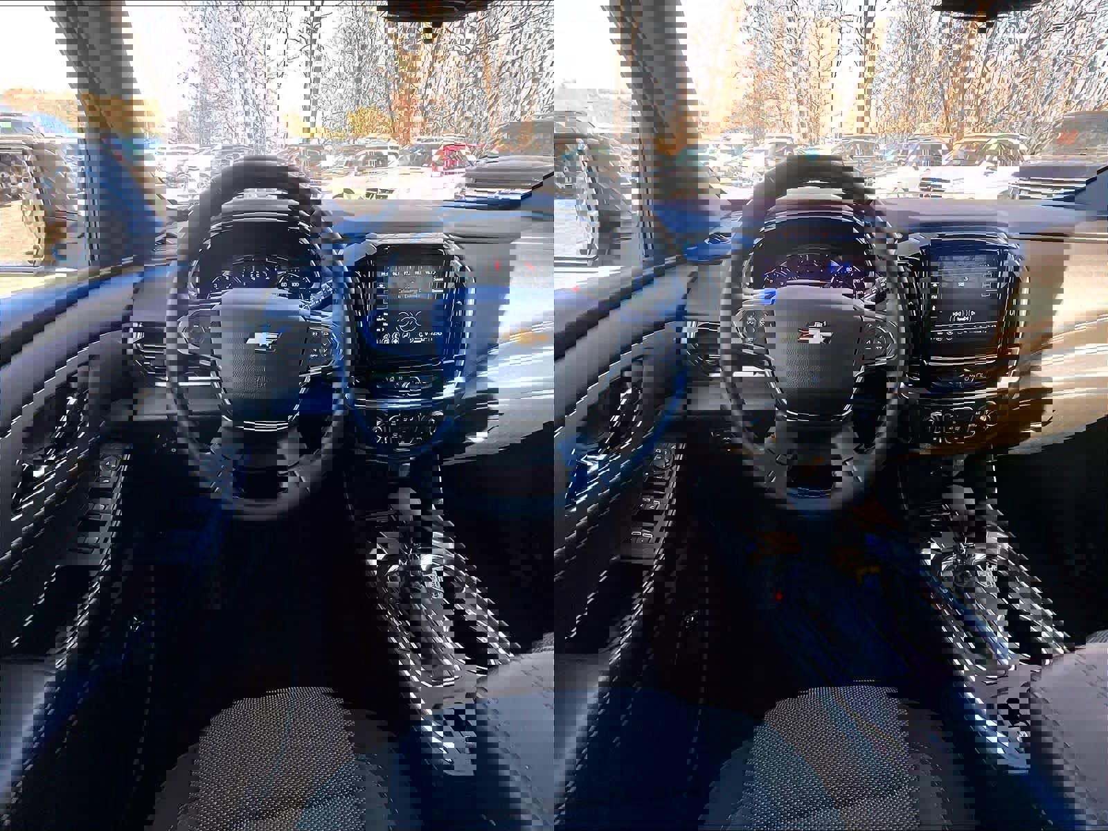 Used 2023 Chevrolet Traverse LT image 17