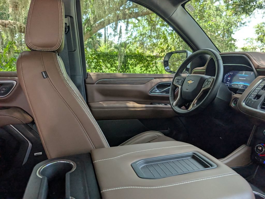 Used 2024 Chevrolet Tahoe High Country AWD/4WD image 15