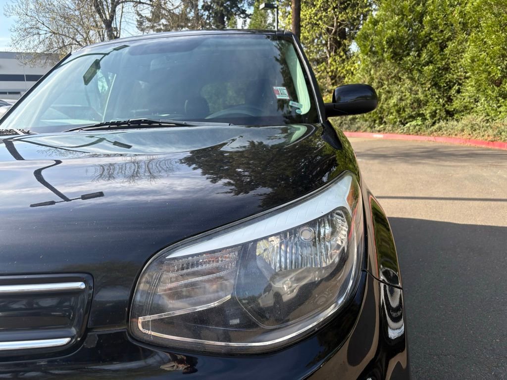 Used 2017 Kia Soul + FWD image 7