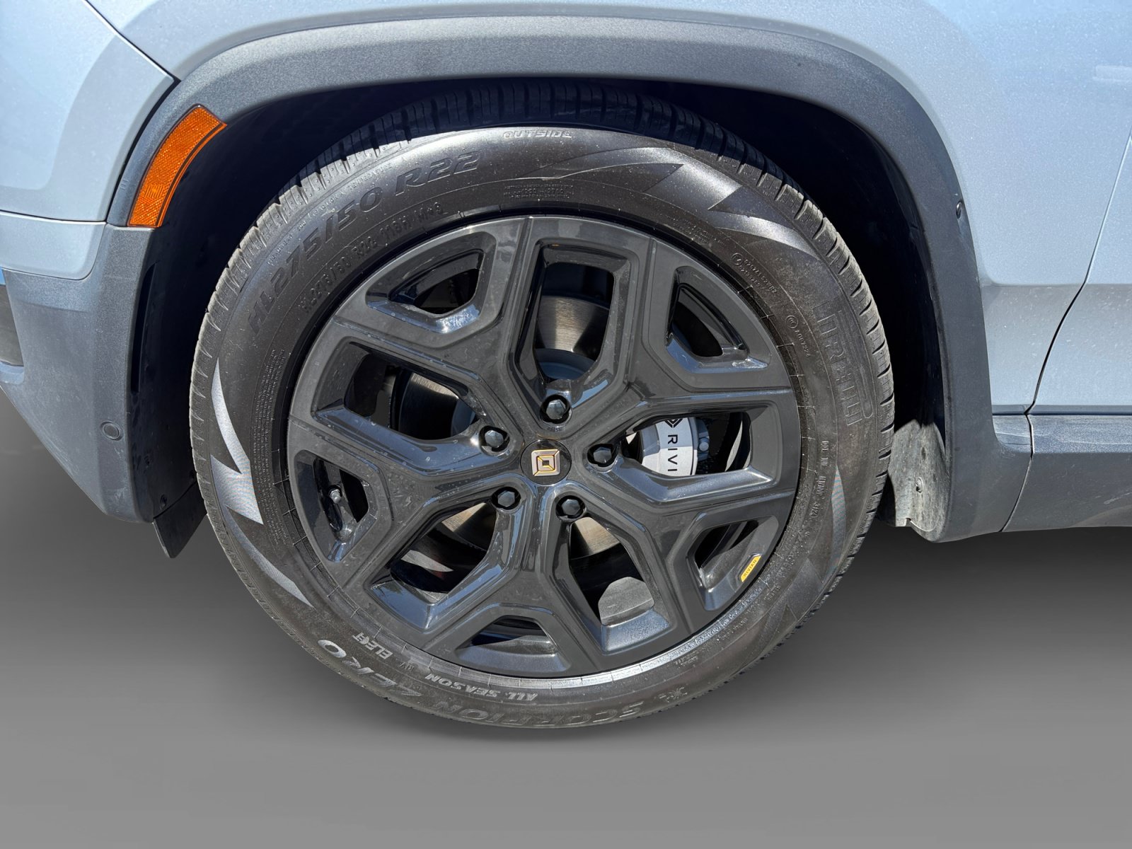 Used 2024 Rivian R1S Adventure Dual AWD/4WD image 9