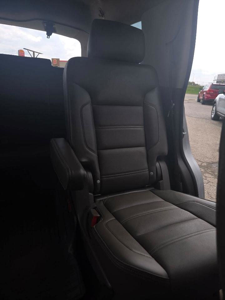 Used 2015 GMC Yukon Denali w/ Premium Package AWD/4WD image 25