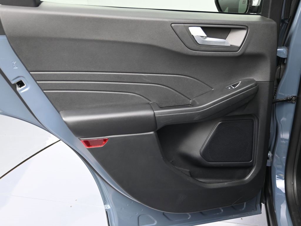 Certified 2025 Ford Escape SE w/ Class II Trailer Tow Package image 21