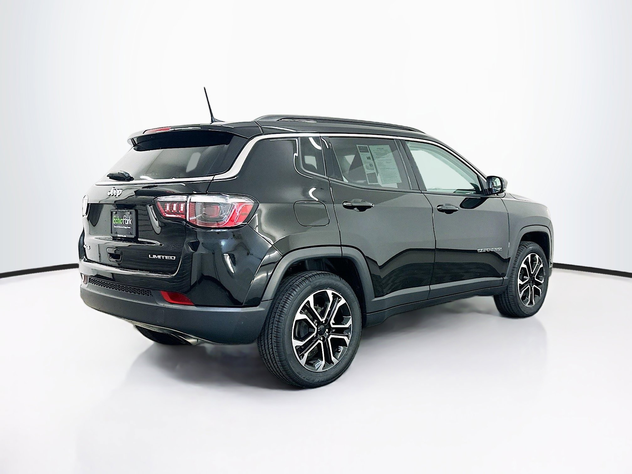 Used 2022 Jeep Compass Limited image 9