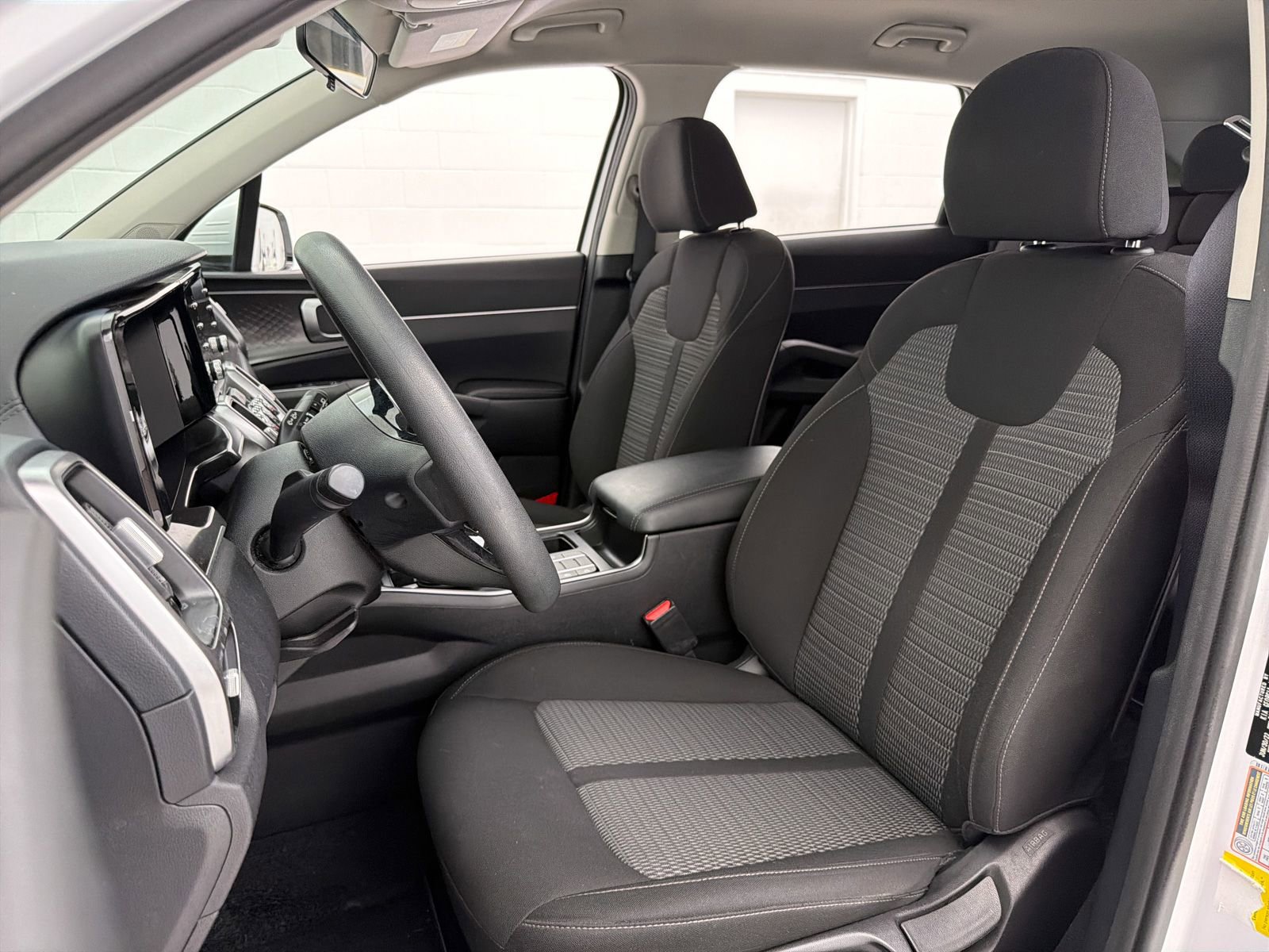 Used 2022 Kia Sorento LX FWD image 19