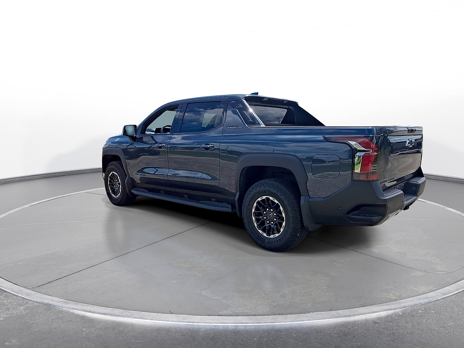 New 2026 Chevrolet Silverado EV Trail Boss AWD/4WD image 6
