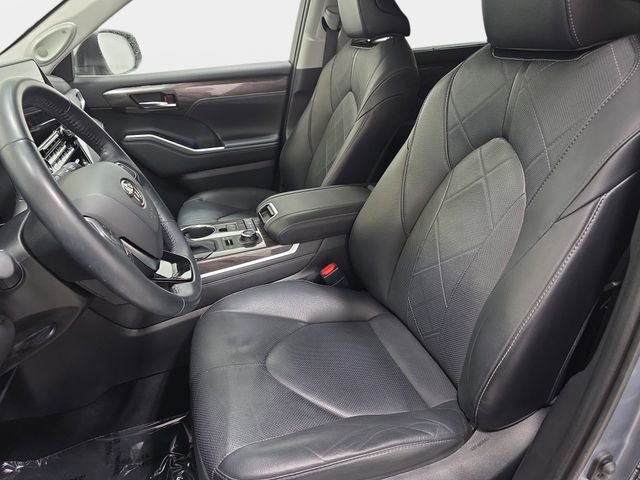Used 2021 Toyota Highlander Platinum image 13