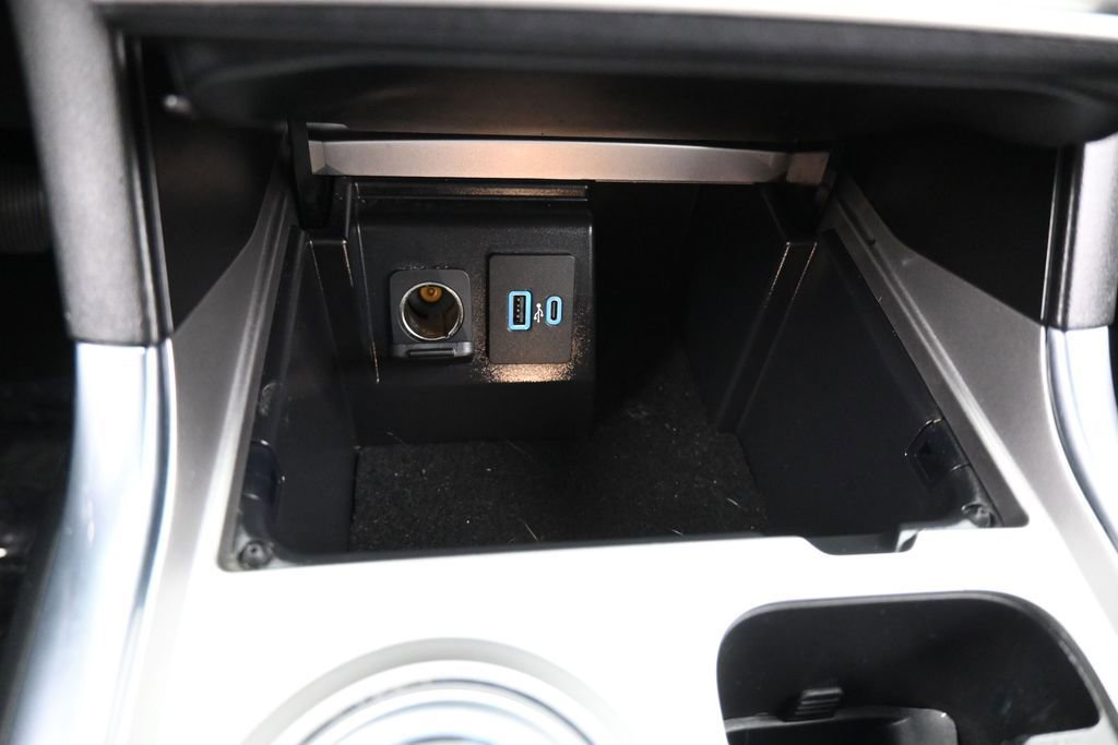Used 2021 Ford Explorer XLT w/ Equipment Group 202A RWD image 27