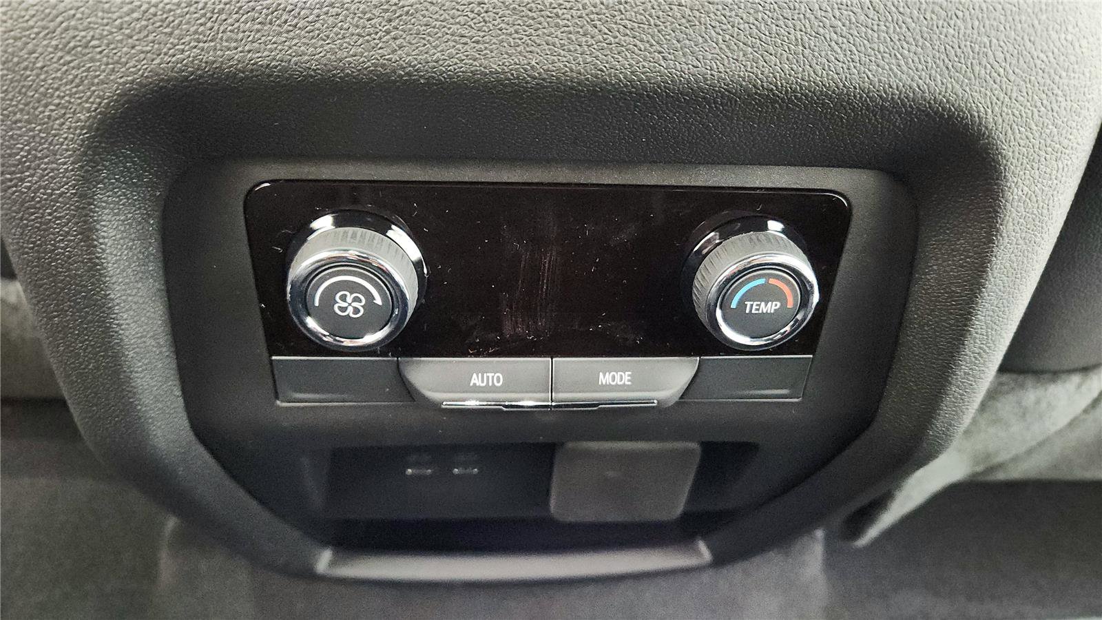 New 2026 Chevrolet Traverse Z71 w/ Enhanced Driving Package AWD/4WD image 16