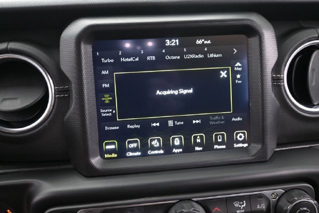 Used 2023 Jeep Wrangler Unlimited Sahara w/ Cold Weather Group AWD/4WD image 34