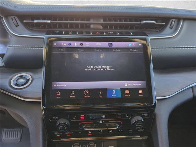 Used 2023 Jeep Grand Cherokee L Limited w/ Black Appearance Package image 18