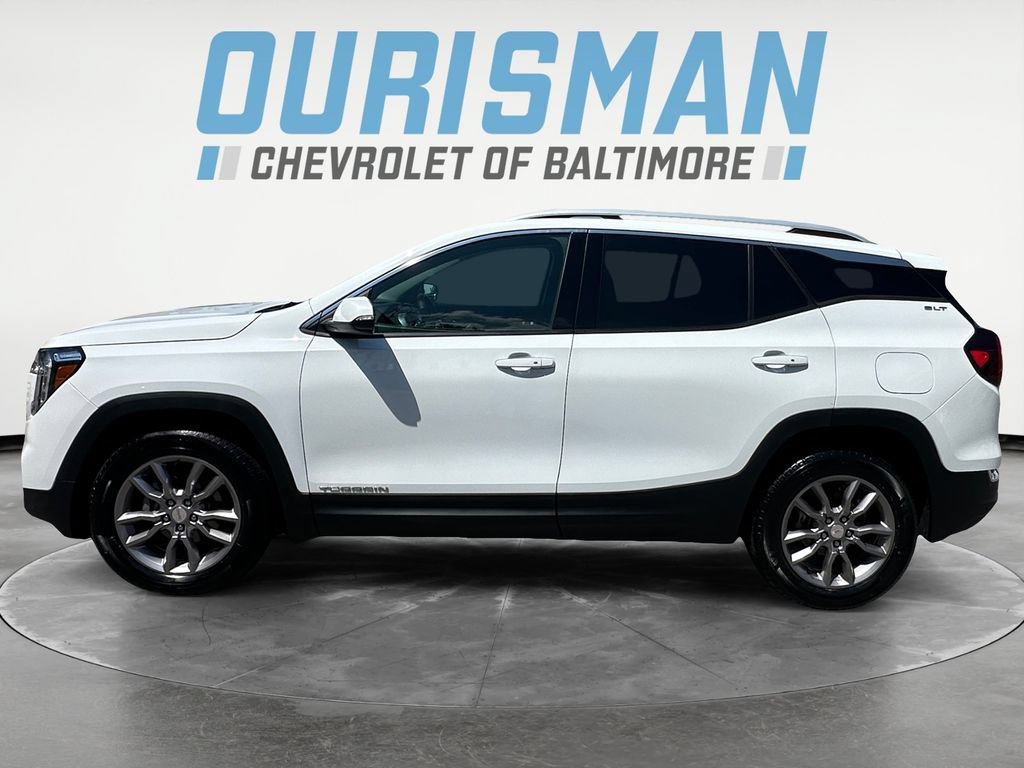 Used 2024 GMC Terrain SLT AWD/4WD image 3