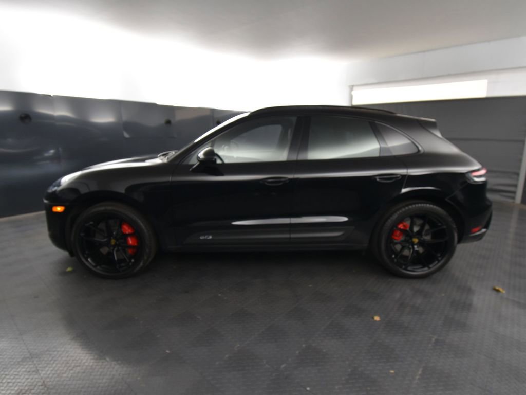 Certified 2024 Porsche Macan GTS AWD/4WD image 2