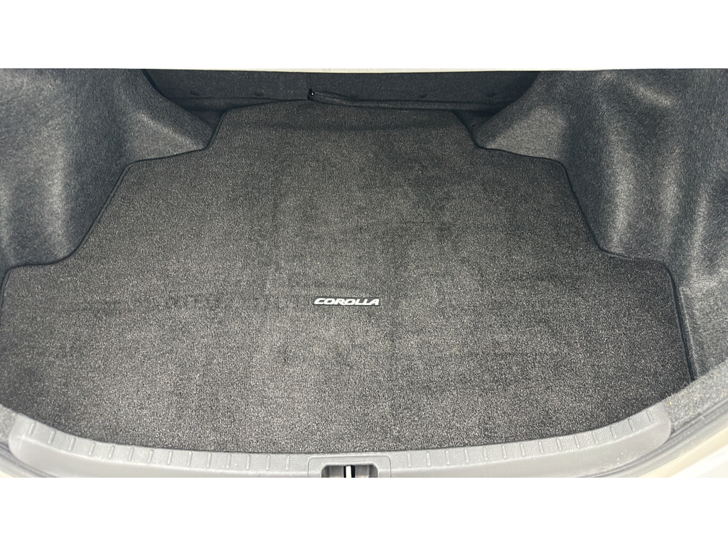 Used 2016 Toyota Corolla LE FWD image 23
