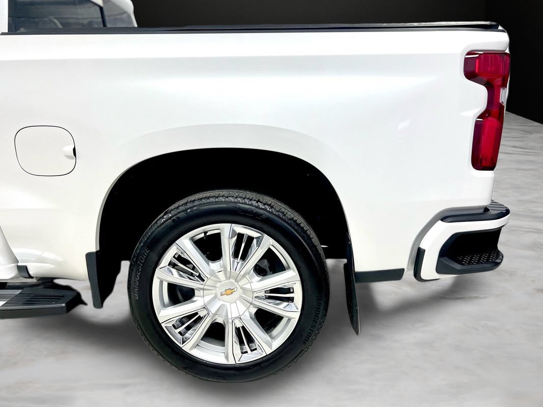 Used 2022 Chevrolet Silverado 1500 High Country w/ High Country Premium Package AWD/4WD image 13